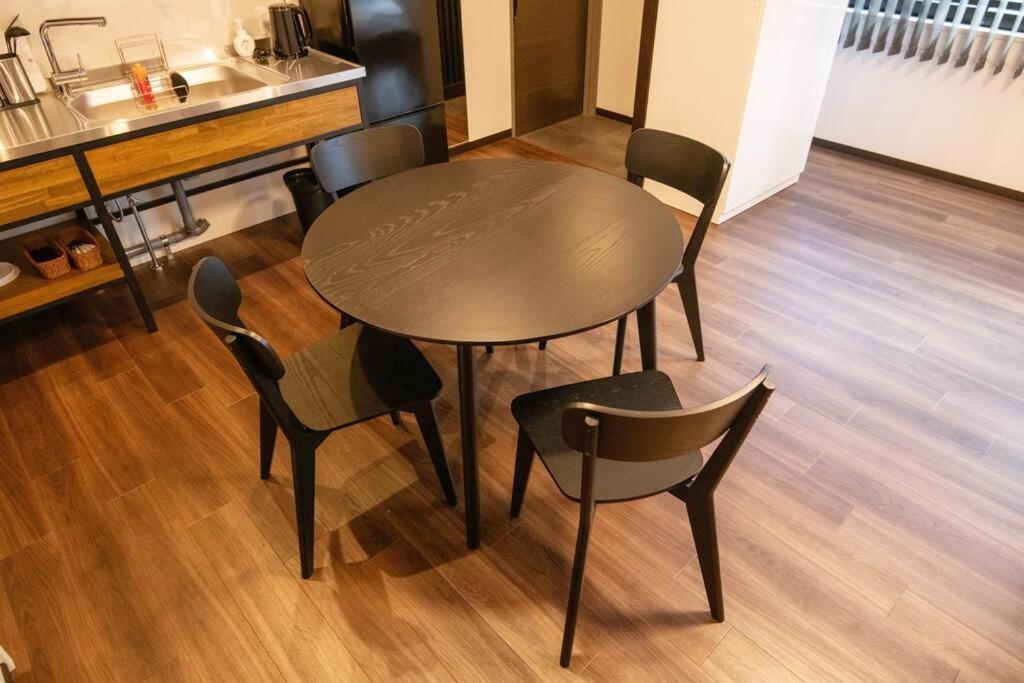 Apartamento 浅草禅心居201室 浅草駅徒歩15分 2024年4月ニューオープン 43平米丸貸し切り ダブルベット2台と畳敷き布団2組 家庭式用品設備完備 Tokio
